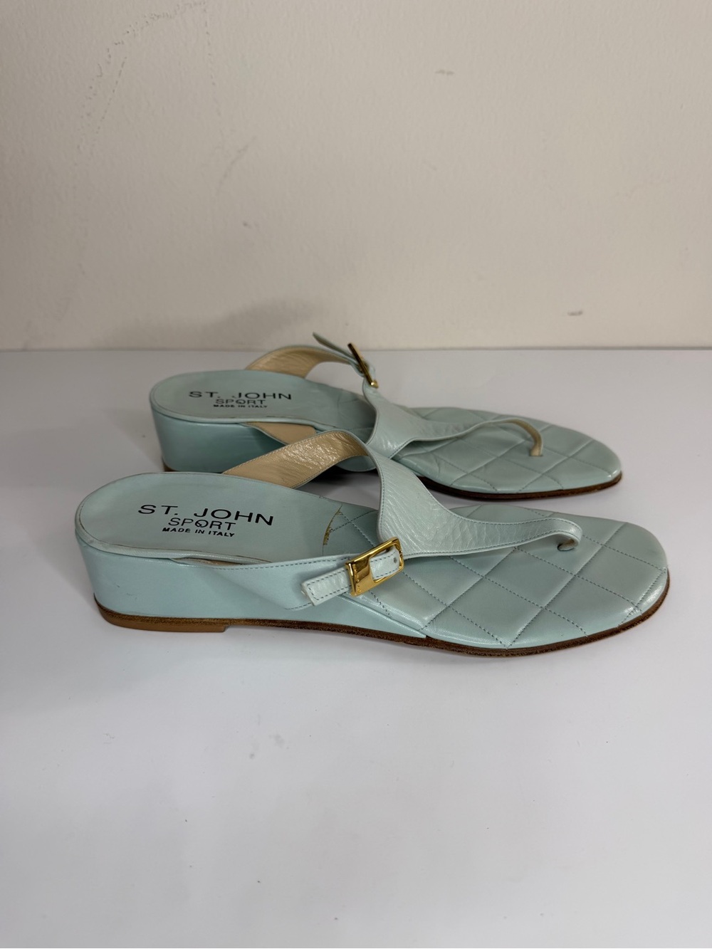 St. John sport Quilted Pale Blue Wedge Thong Sandals with Gold Buckle women 10.5